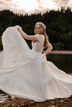 Load image into Gallery viewer, Estrella Headpiece