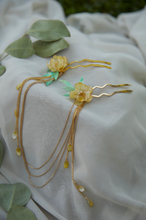 Load image into Gallery viewer, Madly Doting Hairpiece